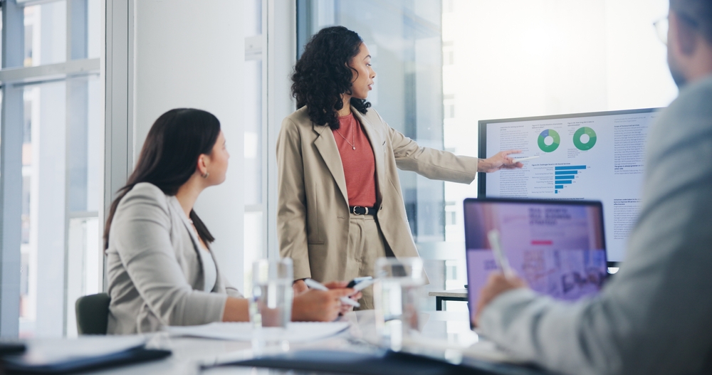 AI-Powered BI vs. Traditional Data Analysis